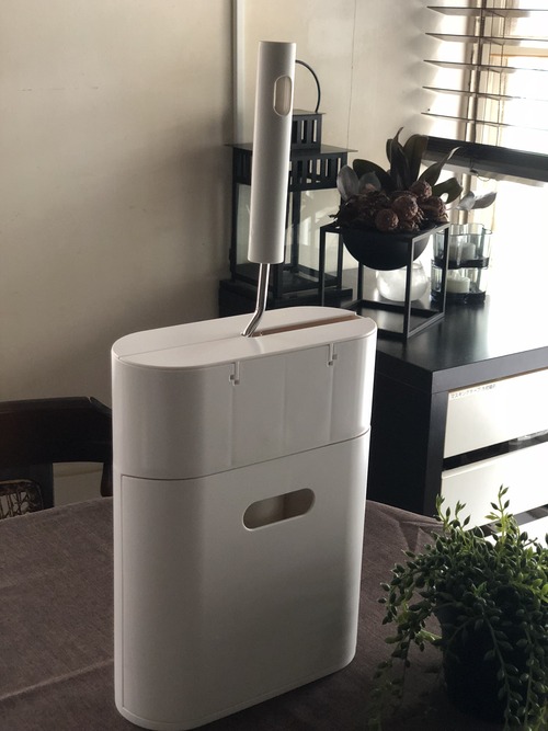 B678FF80-DC8B-4C3E-A632-52F09D8C3B85