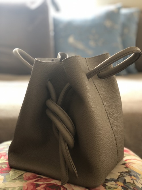 DC070A8A-8F99-43B5-9B1B-0694798B1238