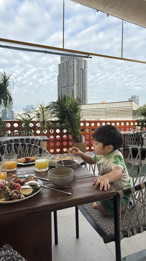 F6BF8E9B-130D-4695-BBC7-53F6379CC1EF