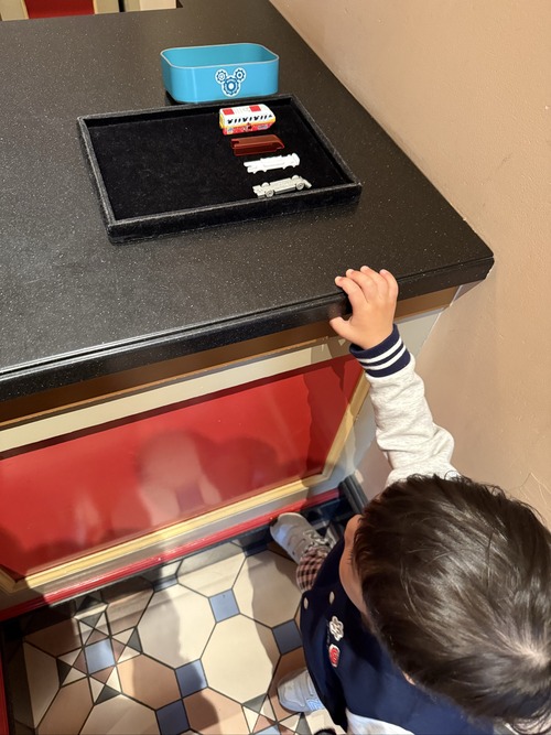 B6BB7B2E-6AE5-4E4E-A86E-88EB3D18F0FB