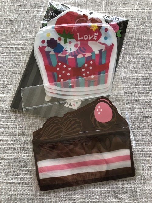 E762465B-5B2B-4DEE-9CBA-1D40640EB4F0