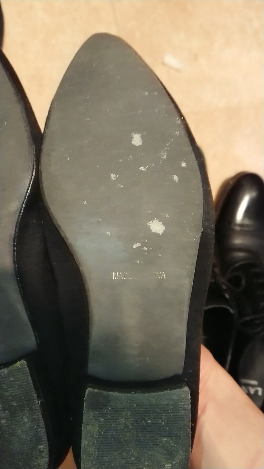 新規の生保レディさんのパンプス 清楚な靴日記