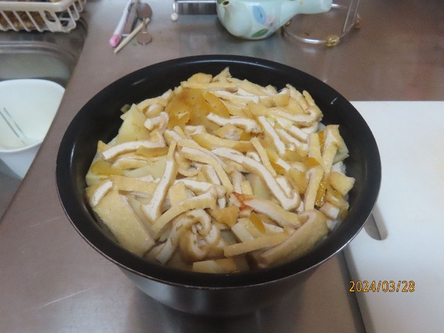 タケノコ御飯炊き上がり