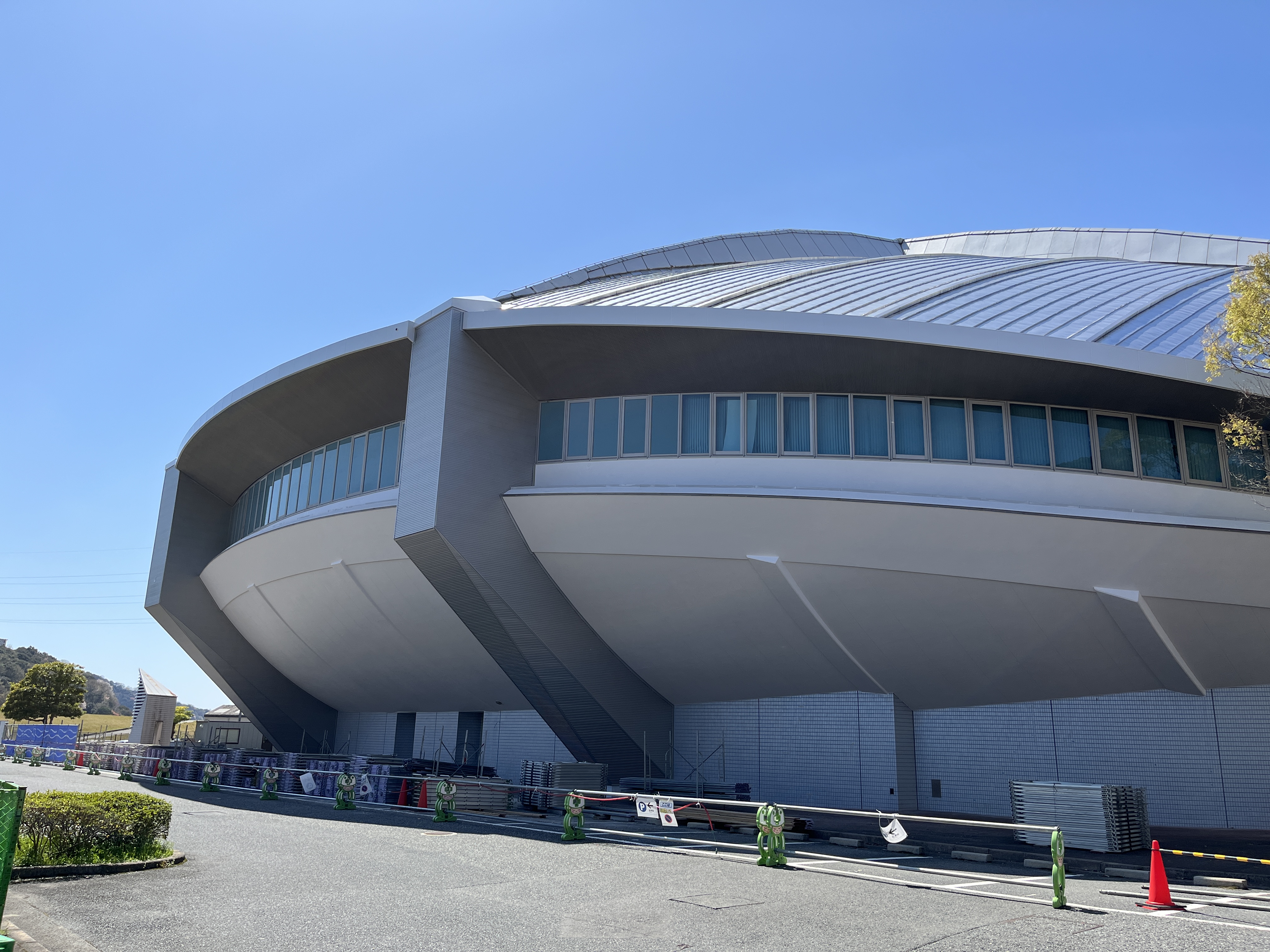 大和興産 安佐北区スポーツセンター の外壁工事がほぼ終了 あのufoな外観が久々に登場 今春スタートの新スポーツイベントも紹介 まるごとgo 広島市安佐南区 安佐北区あたりの地域情熱ブログ