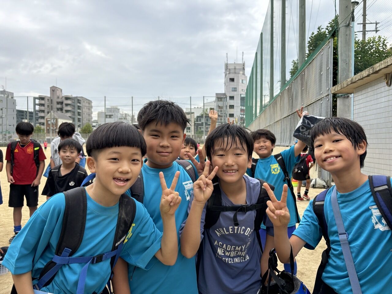 h_32jUd018svc166bzv121x425_us7scg