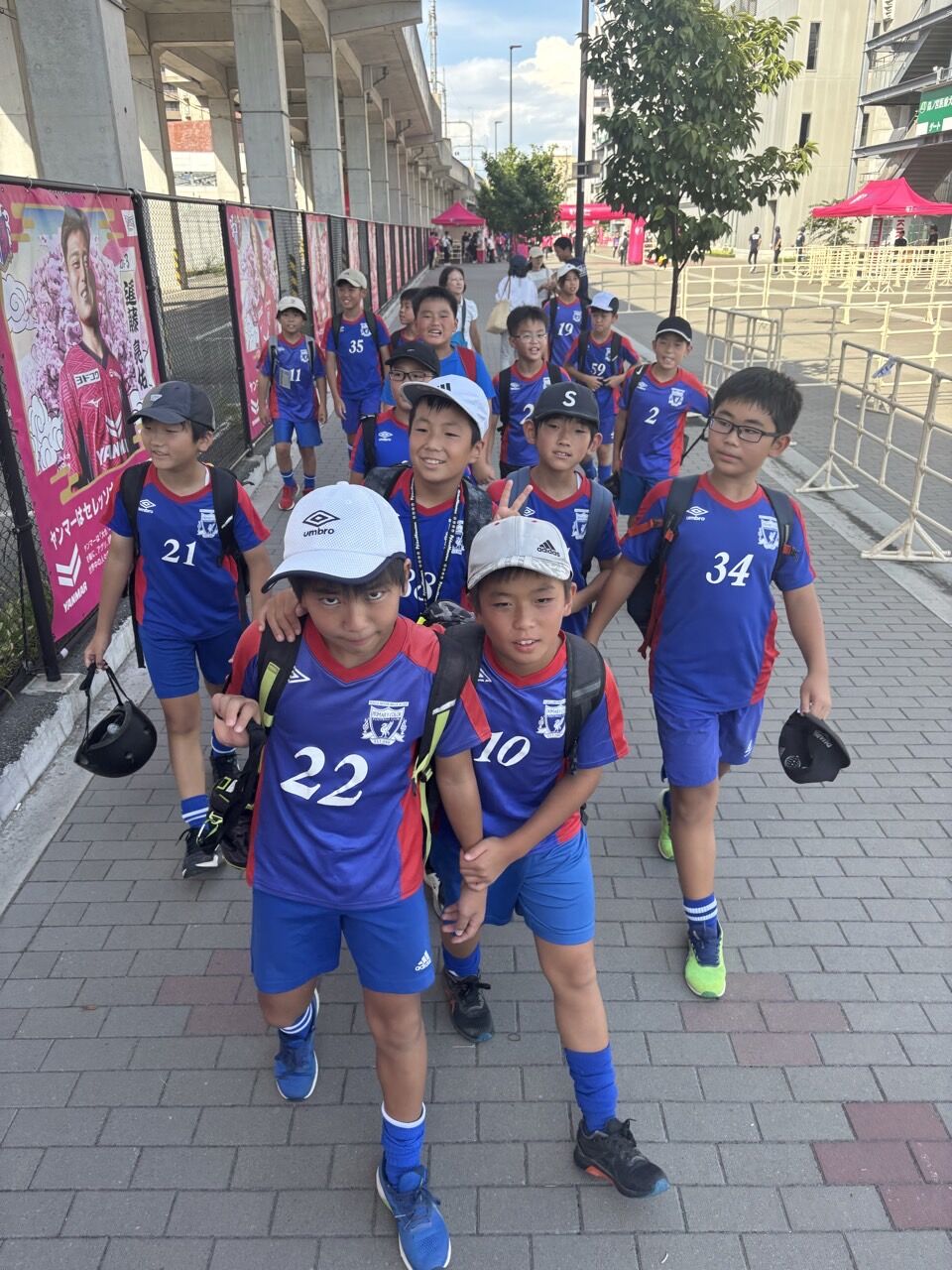 e_j90Ud018svc1i740cgzi24re_us7scg