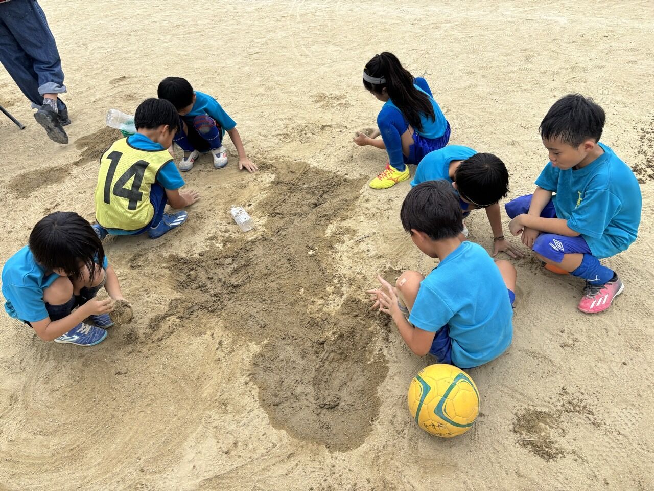 3_h1hUd018svc1nlyfifjl944y_us7scg