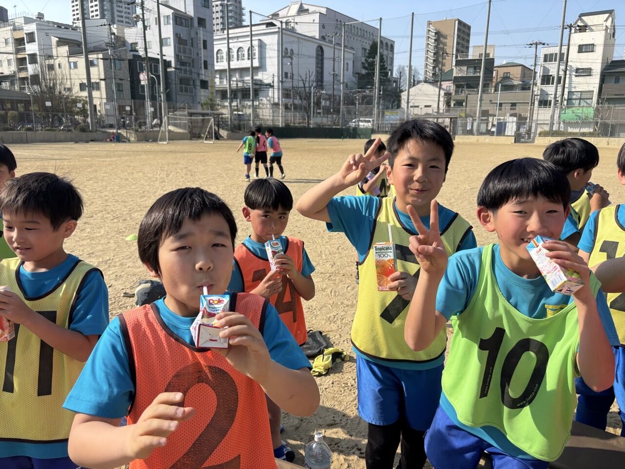 6_d3jUd018svct0006j9zjg70_us7scg