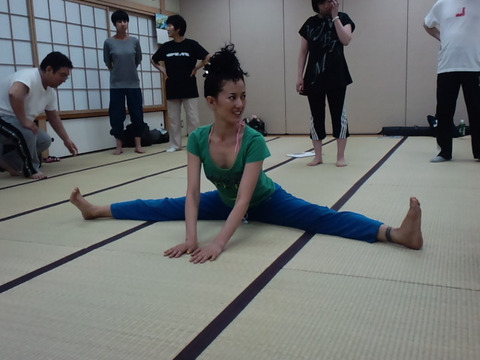 悲報 Syamu 身体が柔らかすぎて炎上 まるたろうの怖い心霊ブログ