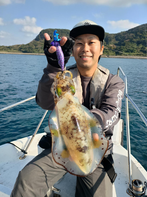 E5862338-44D0-42D0-A3AB-D7146F352872