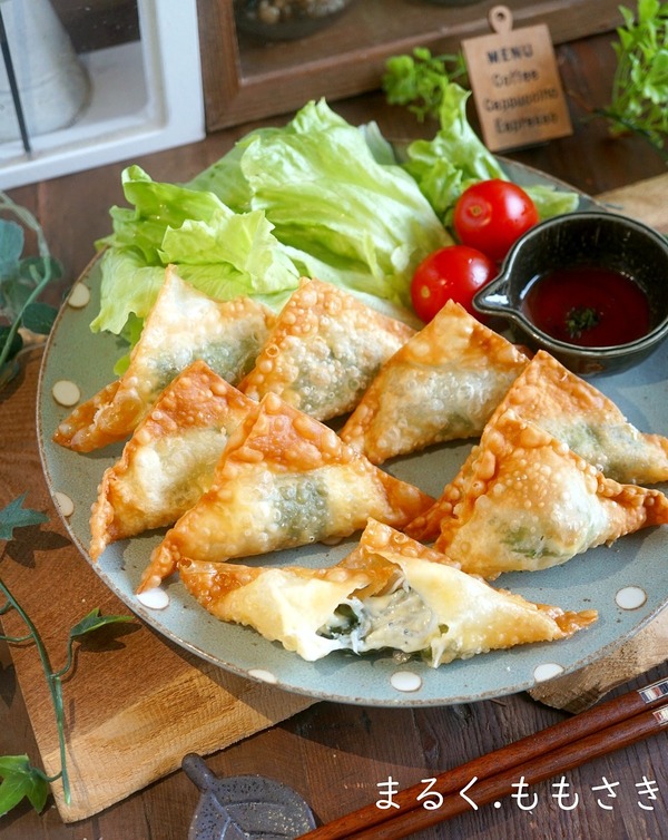 巻いて揚げるだけ♪簡単しらすと大葉とチーズの揚げワンタン&刻む
