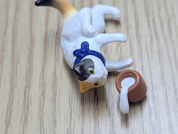 4749