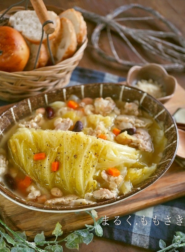 体があったまる～♪やわらかキャベツと豚肉とミックスビーンズの食べるスープ