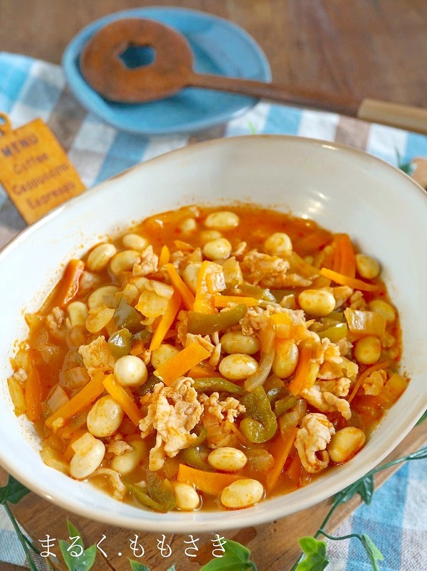 【給食シリーズ】癖になる味！大豆と野菜と豚肉の洋風煮込み