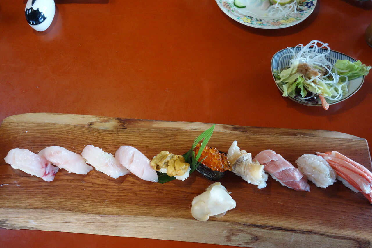 鮨処朝日屋 鶴岡市 Tomの明るい空間