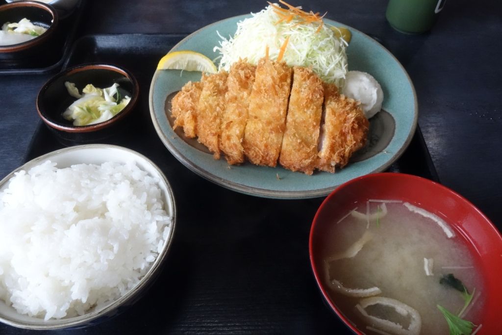 とんかつ太郎 Tomの明るい空間