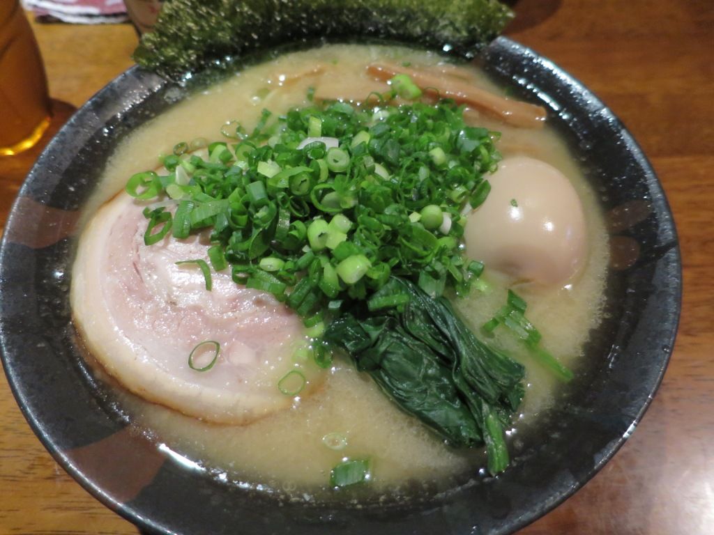 麺ぐるい Tomの明るい空間
