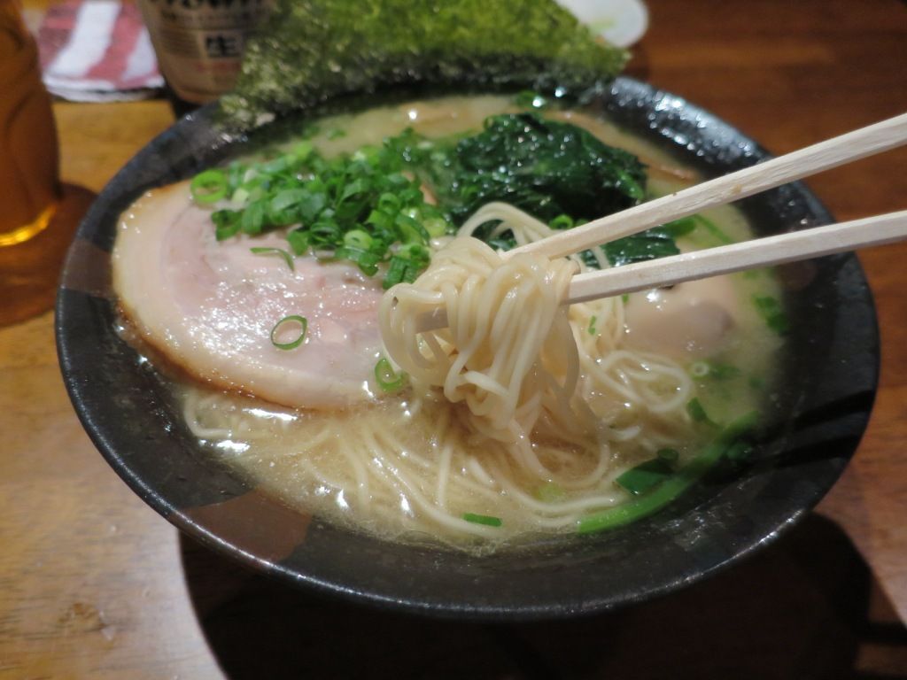 麺ぐるい Tomの明るい空間 麺ぐるい Tomの明るい空間