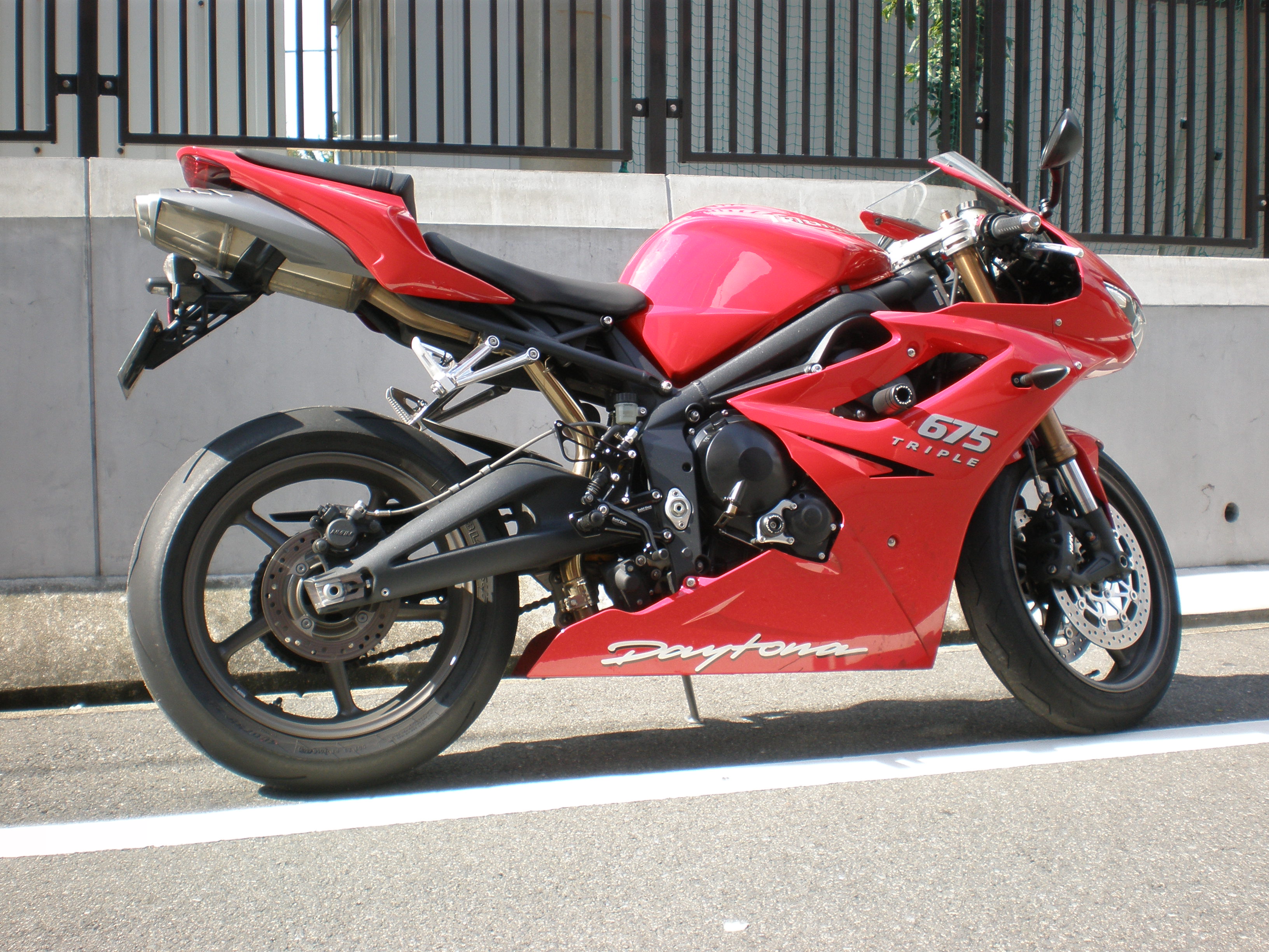 トライアンフ デイトナ675 ワンオフマフラー製作 : BMWカスタム