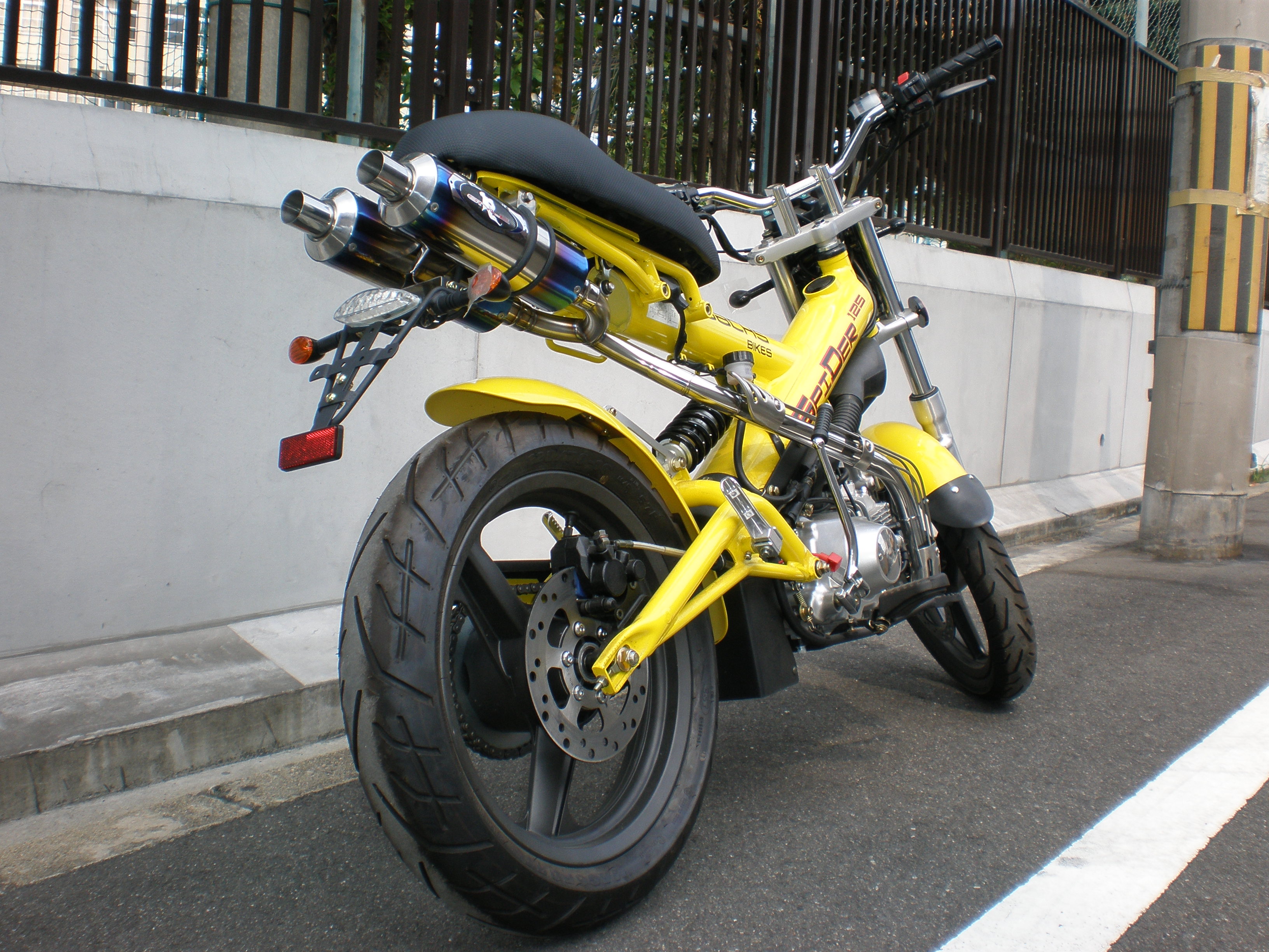 ザックス スパイダー125(SACHS・SPYDER125)マフラー : BMWカスタム
