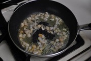 強火で焦げないように炒め