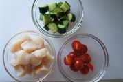 ホタテのマリネサラダ-材料をきる
