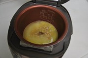 チキンスープの素も加えスウィッチをいれる