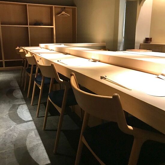 熊本市のお寿司屋さん椅子お届け 丸徳家具店スタッフブログ