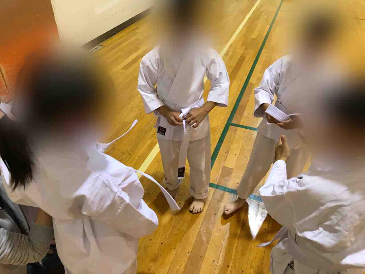 空手 厚別 型稽古 帯の結び方を教えるはずが マルヨシふとん店 店長ブログ 空手教師もやってます