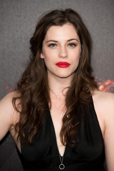 jessica-de-gouw-at-event-of-the-hunger-
