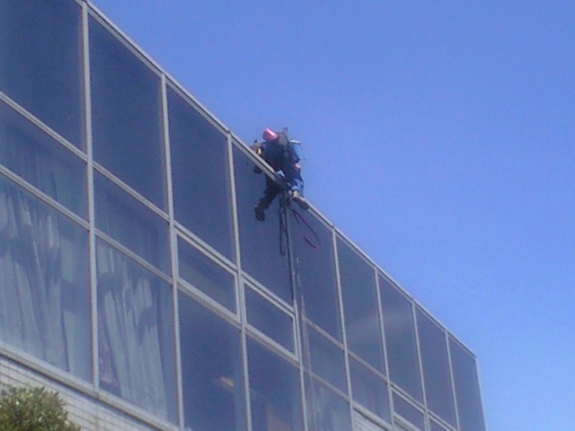 ハーネス降下かブランコ降下か : Work & Rescue & Climbing & Window 