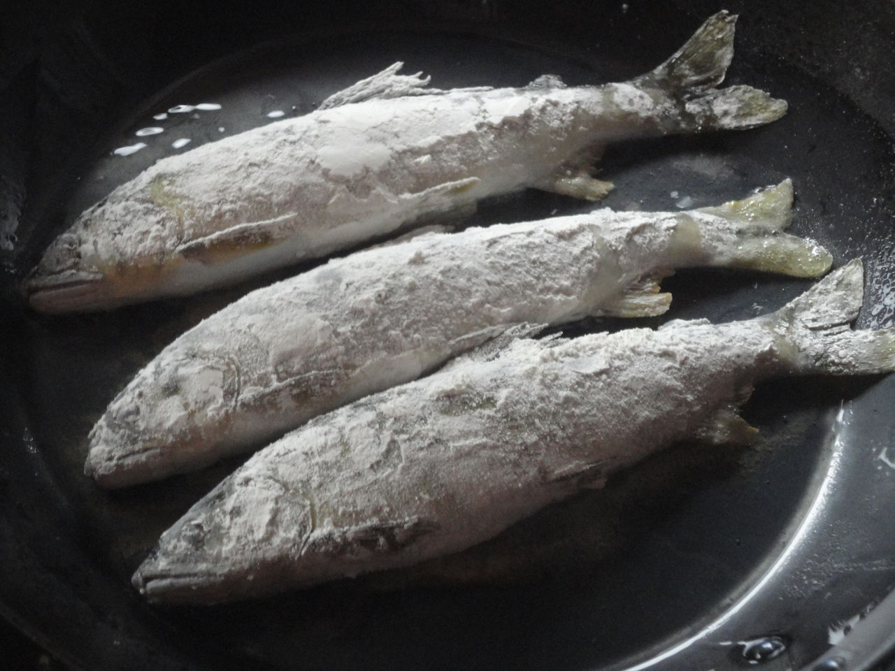 鮎ムニエルと鮎こくと鮎塩焼きで今シーズンのラスト鮎を マサ料理 耽溺 マサ青木の美食とクルマ