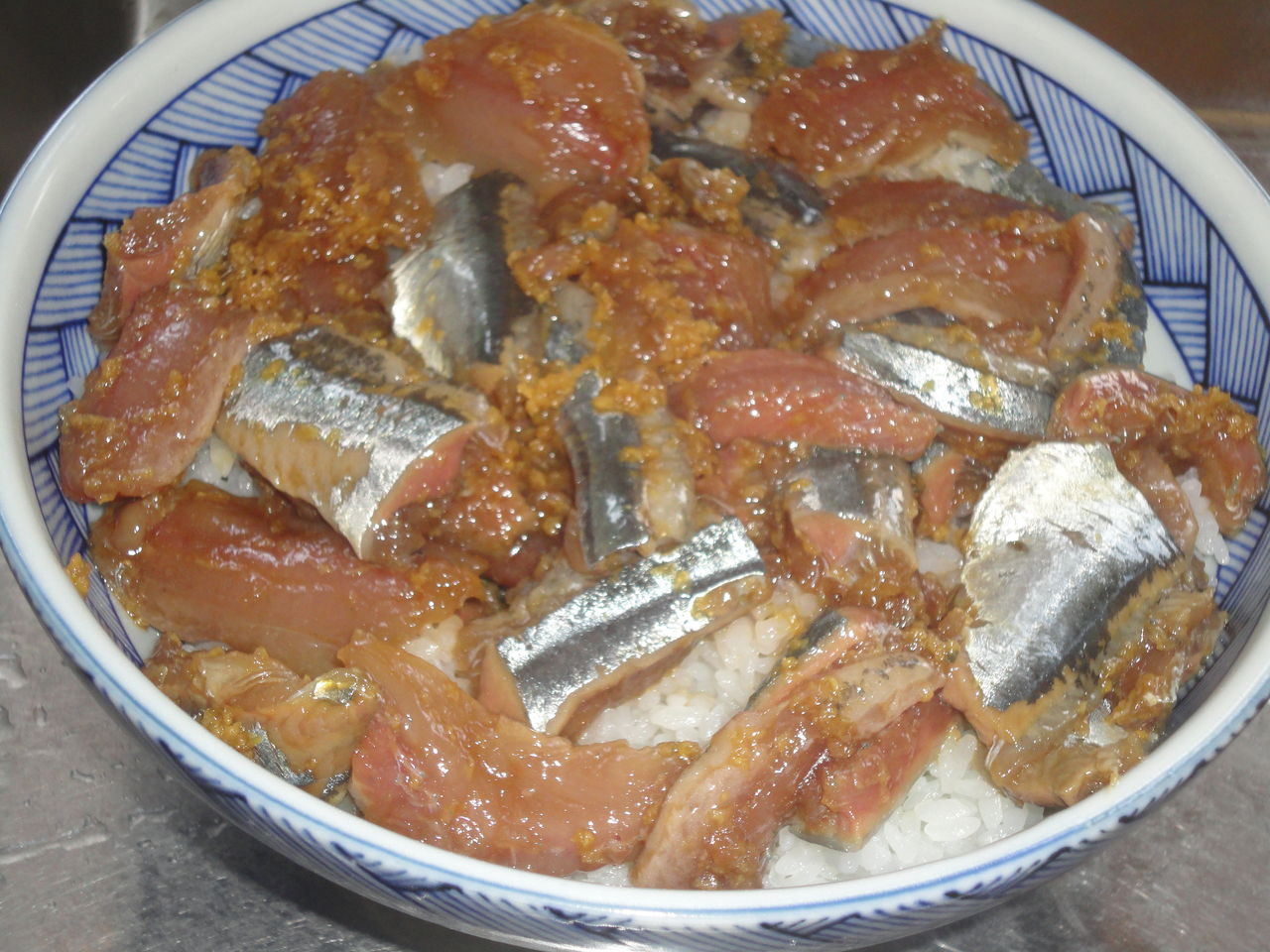 サンマ刺身丼 脂ノリノリうまい ハラワタ塩焼きは脂ノリすぎ マサ料理 耽溺 マサ青木の美食とクルマ サンマ刺身丼 脂ノリノリうまい ハラワタ塩焼きは脂ノリすぎ マサ料理 耽溺 マサ青木の美食とクルマ