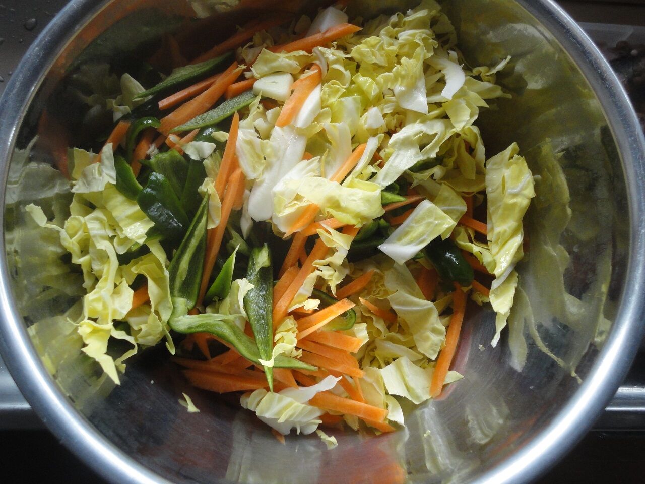 ほたるいかベーコンソース焼きそば 濃厚うまい しょっぱい なんで マサ料理 耽溺 マサ青木の美食とクルマ