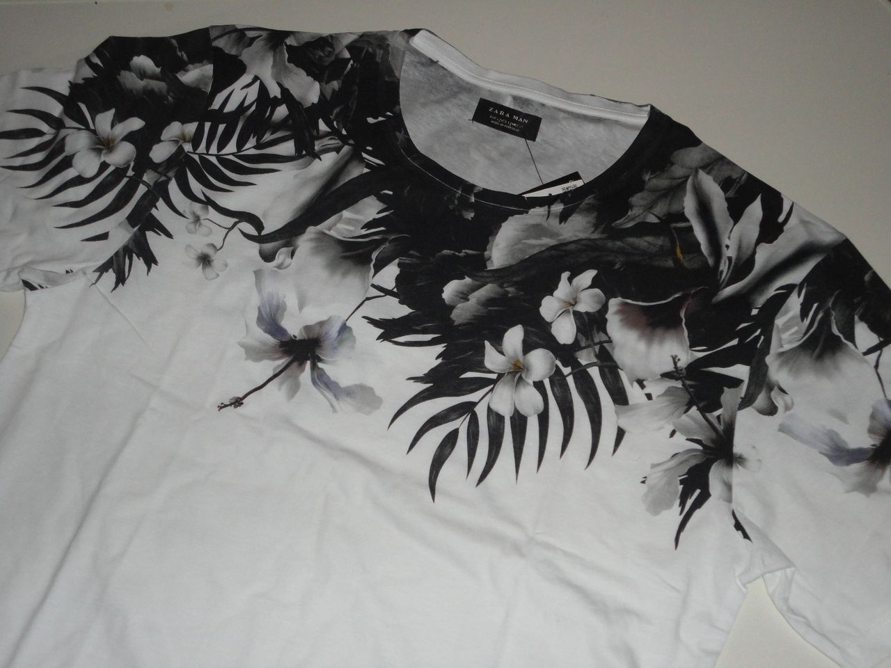 zara白黒花柄tシャツ ステキ 耽溺 マサ青木の美食とクルマ zara白黒花柄tシャツ ステキ 耽溺 マサ青木の美食とクルマ