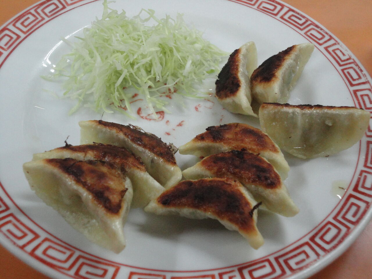 旭軒 うまくねぇ これは餃子への冒涜 なぜ繁盛 信じられない 川端店 耽溺 マサ青木の美食とクルマ