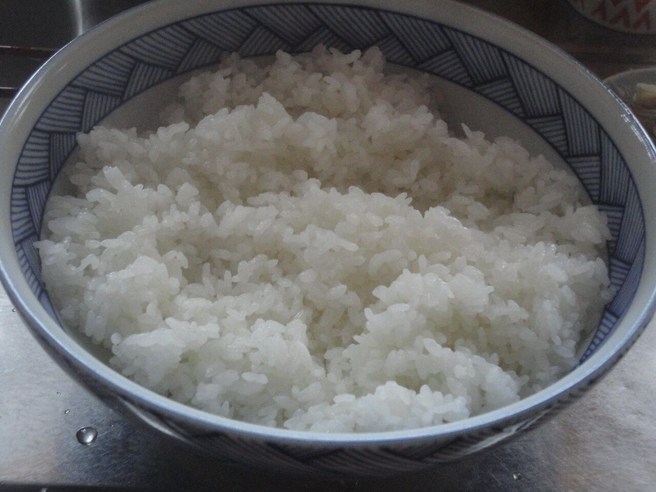 大きいままのグリルドチキン丼ナツメグ味 うまい 難点がふたつ マサ料理 耽溺 マサ青木の美食とクルマ