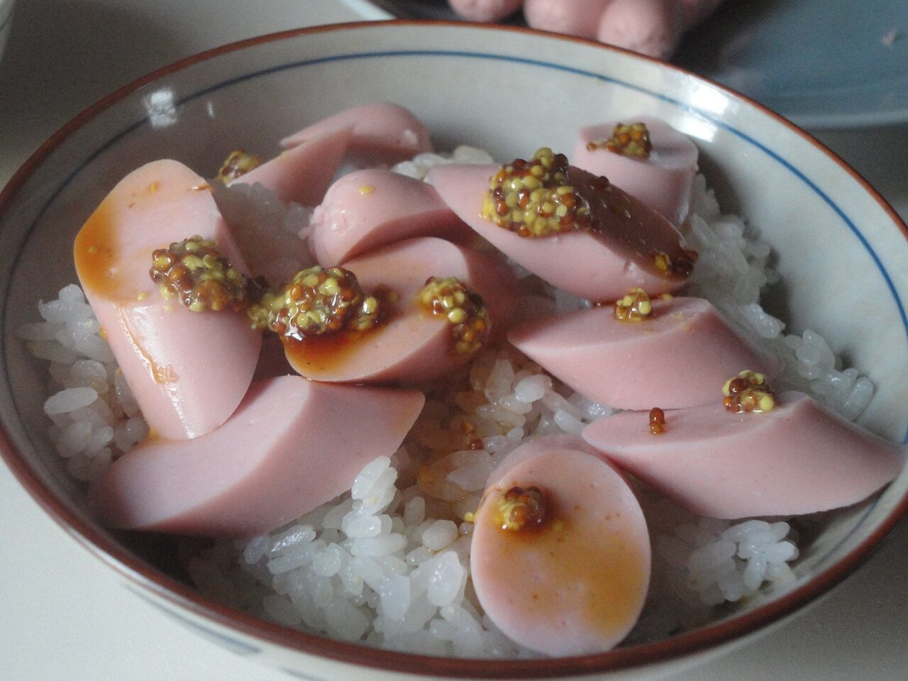 魚肉ソーセージで3合メシ うまい 子供の頃を思い出してやってみた マサ料理 耽溺 マサ青木の美食とクルマ 魚肉ソーセージで3合メシ うまい 子供の頃を思い出してやってみた マサ料理 耽溺 マサ青木の美食とクルマ