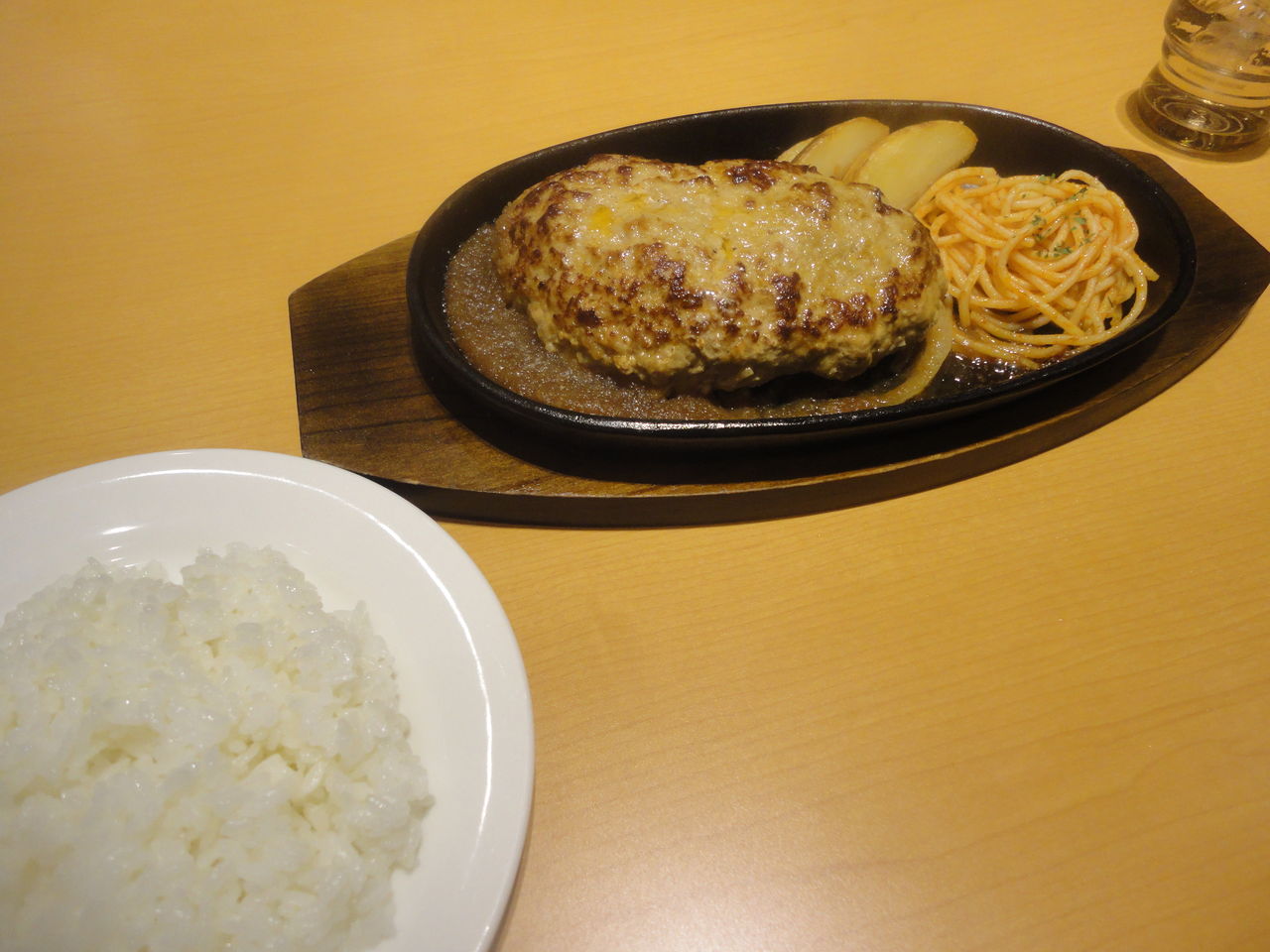 ステーキ宮で450gハンバーグ 醍醐味に欠ける 宮のたれイマイチ 耽溺 マサ青木の美食とクルマ ステーキ宮で450gハンバーグ 醍醐味に欠ける 宮のたれイマイチ 耽溺 マサ青木の美食とクルマ