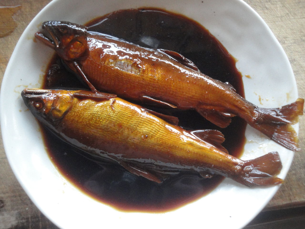 子持ち鮎の煮付け うまい プチプチ卵 マサ料理 耽溺 マサ青木の美食とクルマ 子持ち鮎の煮付け うまい プチプチ卵 マサ料理 耽溺 マサ青木の美食とクルマ