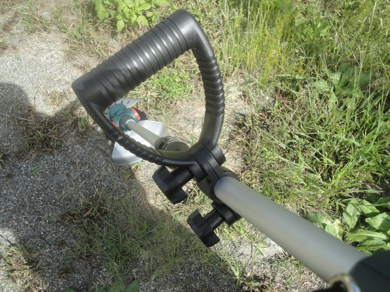 充電式草刈り機買った 良い具合 予想以上の出来に大満足 コメリブランド 耽溺 マサ青木の美食とクルマ 充電式草刈り機買った 良い具合 予想以上の出来に大満足 コメリブランド 耽溺 マサ青木の美食とクルマ