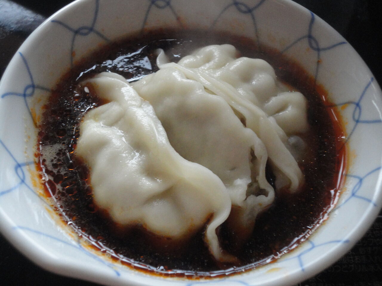 満洲冷凍餃子で 餃子鍋 うまい 野菜摂取は良いが水餃子でじゅうぶん マサ釜飯 耽溺 マサ青木の美食とクルマ