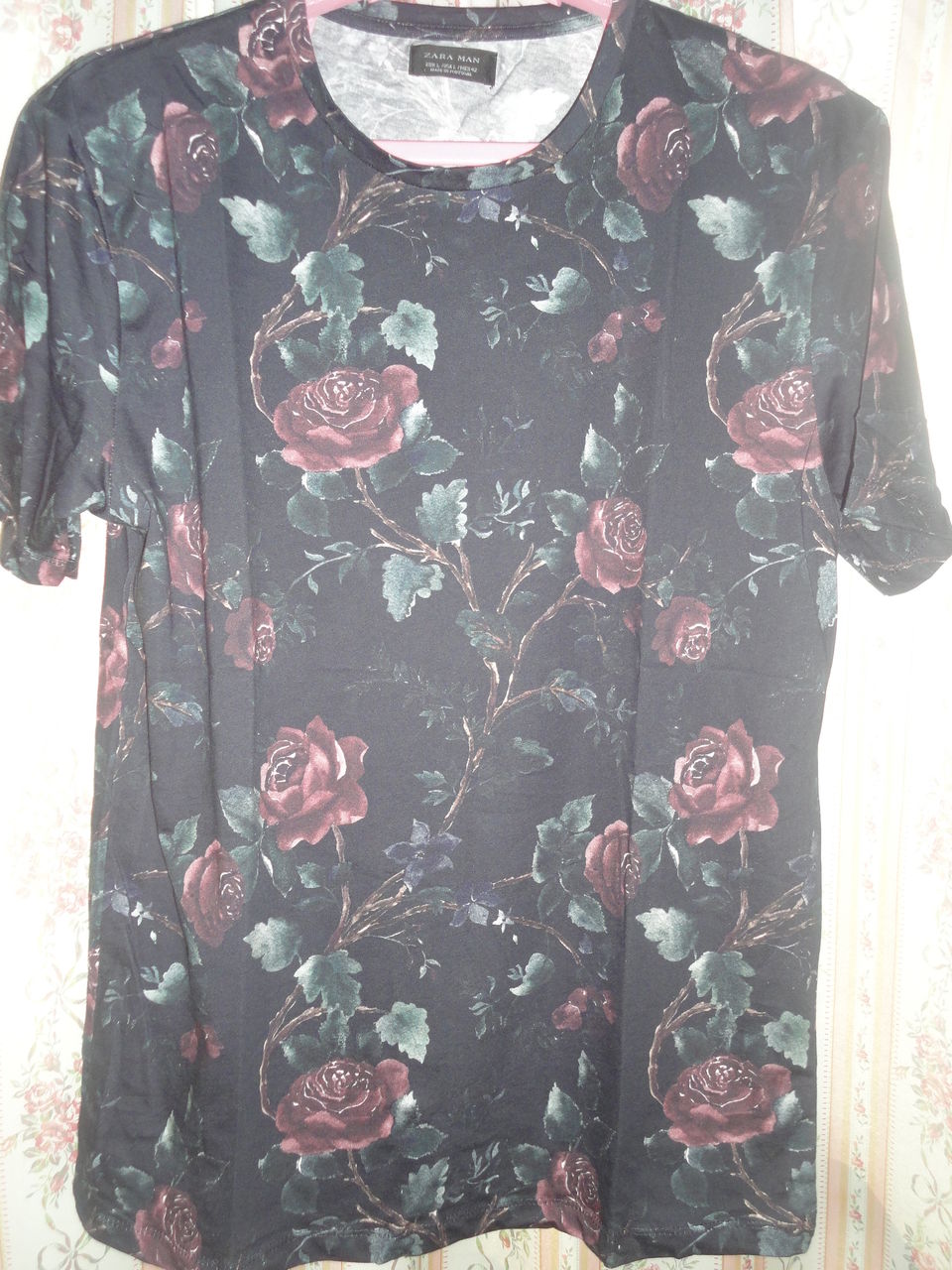 ｚａｒａの薔薇ｔシャツ２枚 華やか シック 気に入った 耽溺 マサ青木の美食とクルマ