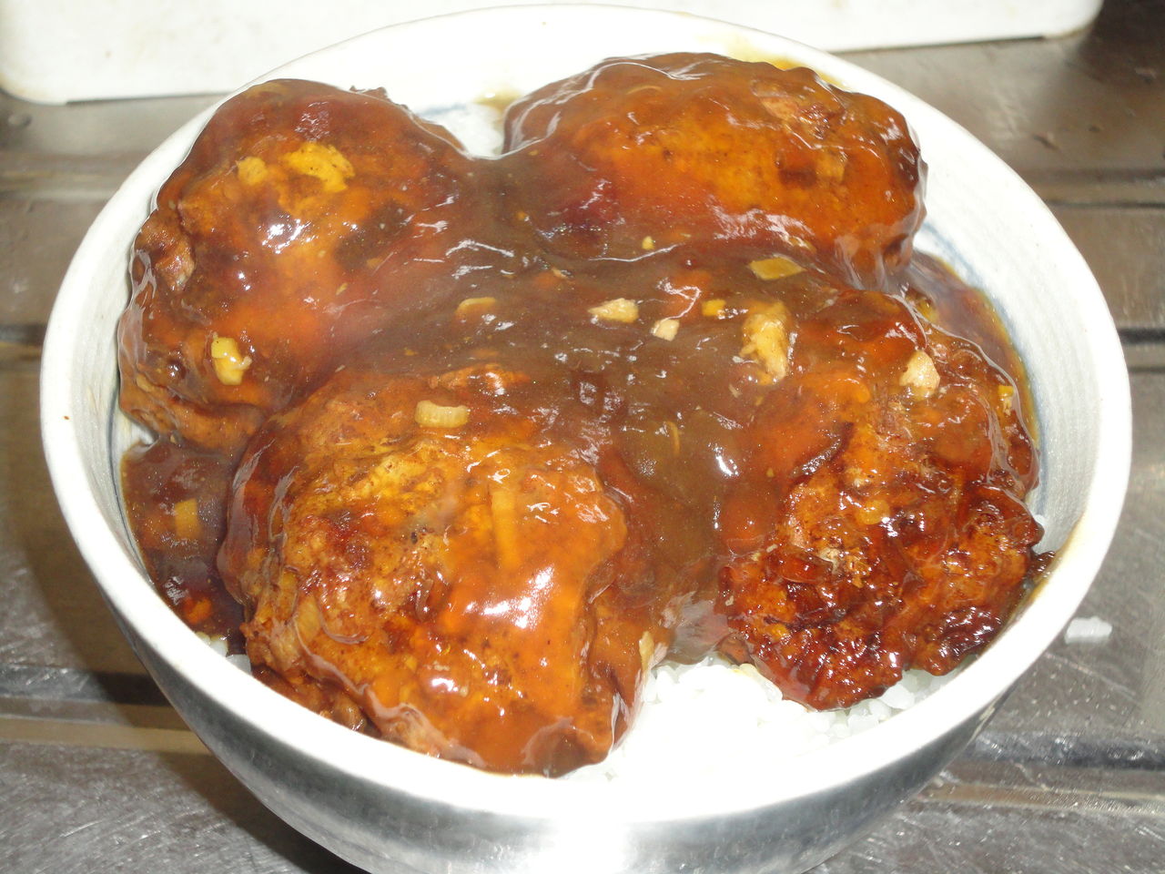 肉団子丼 イケる マサ料理 耽溺 マサ青木の美食とクルマ 肉団子丼 イケる マサ料理 耽溺 マサ青木の美食とクルマ