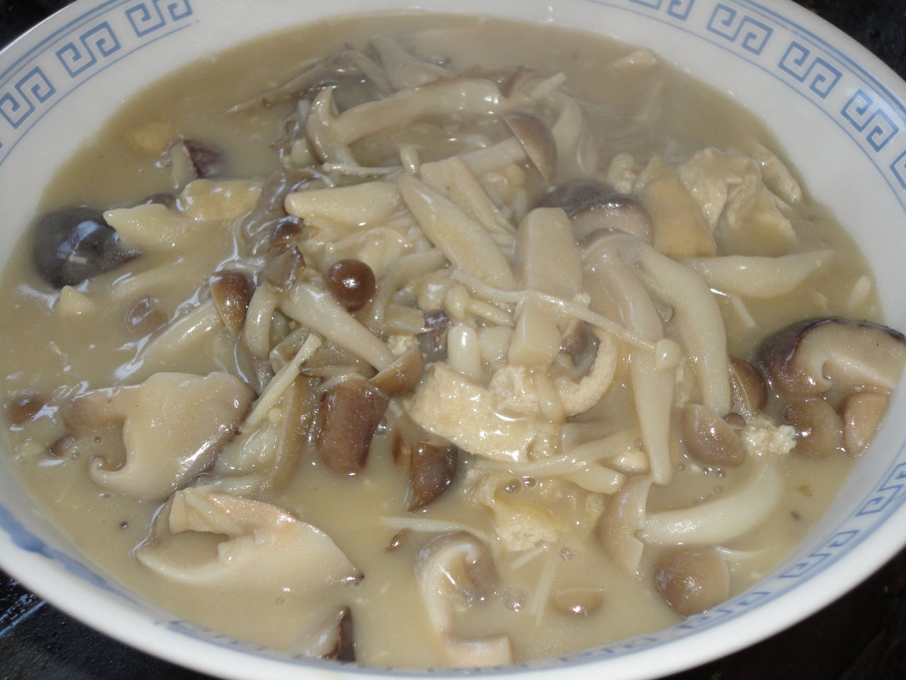 きのこクリームシチュー 色悪し マサ料理 耽溺 マサ青木の美食とクルマ