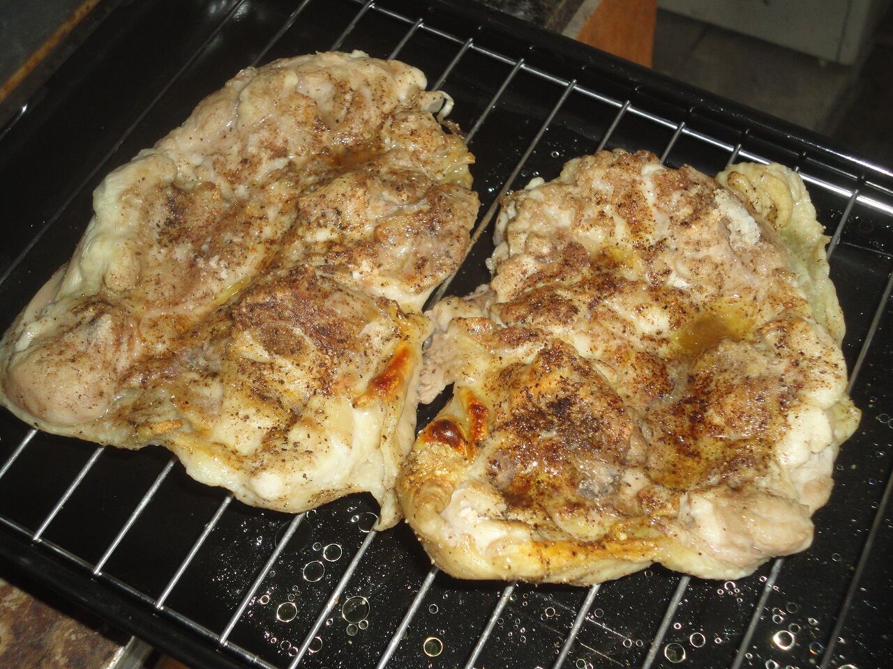 大きいままのグリルドチキン丼ナツメグ味 うまい 難点がふたつ マサ料理 耽溺 マサ青木の美食とクルマ