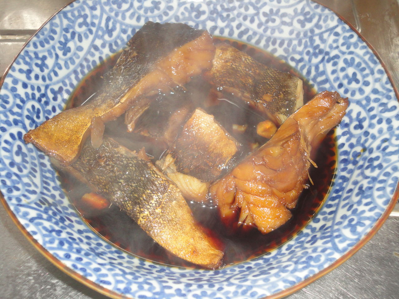 鱈の煮付け うまいが軽い味 物足りない 汁ぶっかけメシはイケる マサ料理 耽溺 マサ青木の美食とクルマ