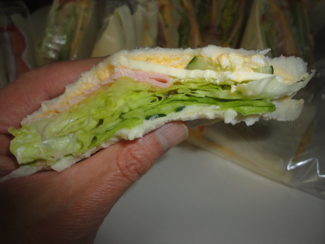 サークルのスペシャルサンド１０個１ ５６ｋｇ 単体シリーズ開幕 ８個で撃沈 耽溺 マサ青木の美食とクルマ