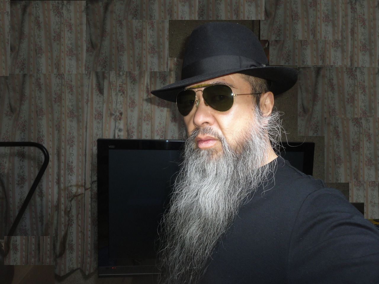 ロングヒゲがぷつんっと１本取れた 全長５２ｃｍ 耽溺 マサ青木の美食とクルマ