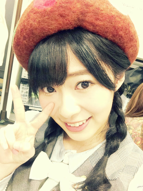 【珍報】指原のスカートがスケスケ!【HKT48/指原莉乃】